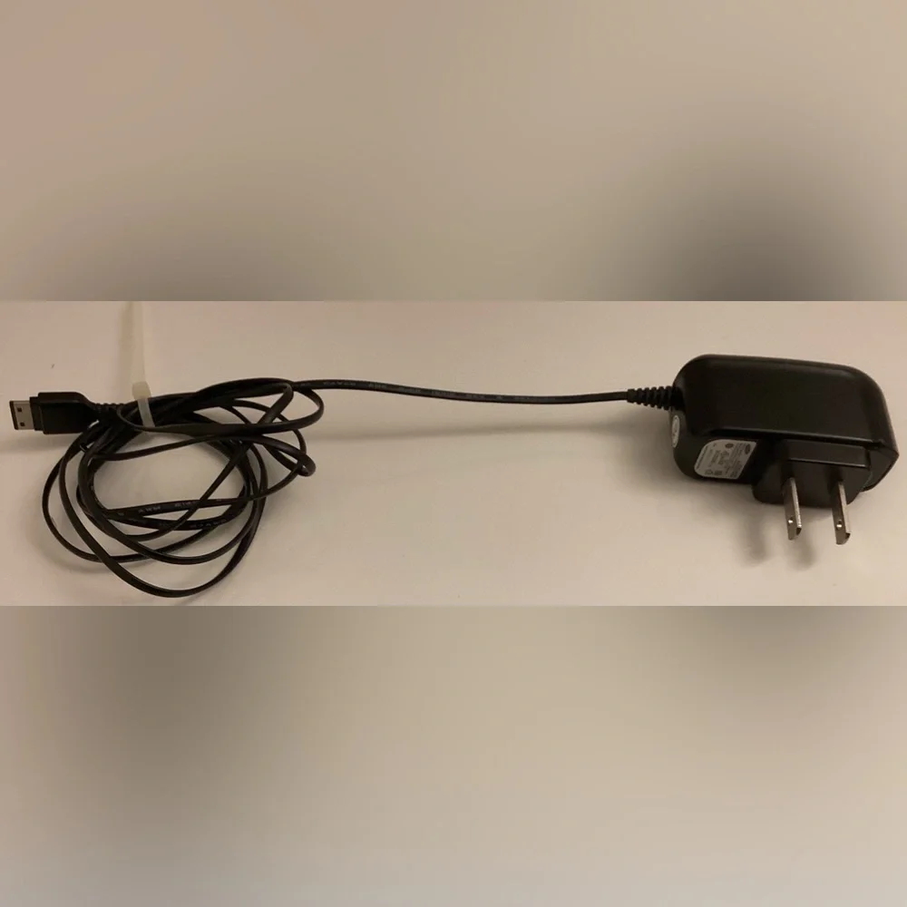 Genuine OEM Samsung ETA3S30JBE 4.75v DC 0.55A Power Supply Adapter